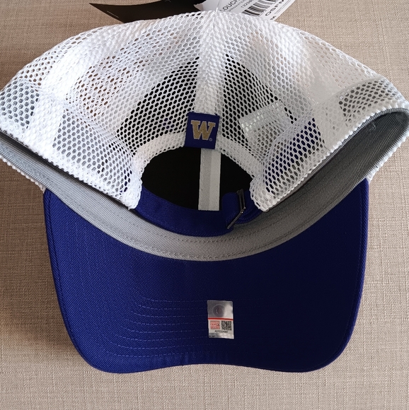 NWT Adidas Men's NCAA Washington Huskies Mascot Block Letter Slouch Trucker Hat - Picture 4 of 6